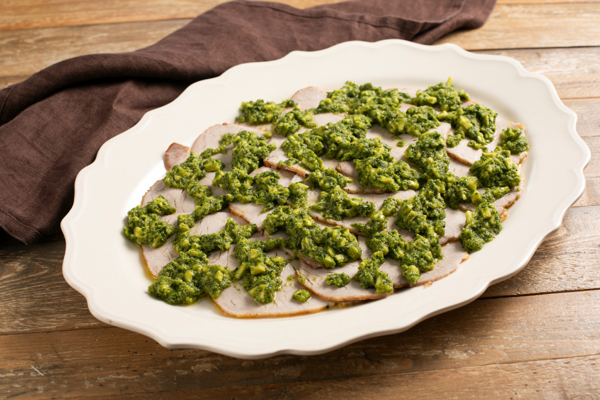 Rôti froid de longe de porc, sauce aux courgettes