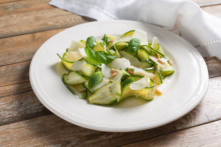 Carpaccio de courgettes à la ligurienne