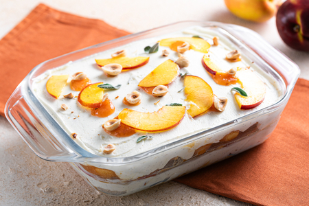 Tiramisu aux pêches sans œufs