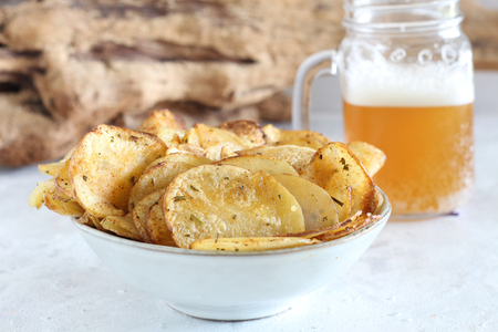 Chips de pommes de terre à la friteuse sans huile