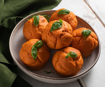 Muffins salés à la tomate