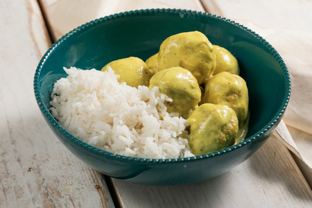 Boulettes de dinde au lait de coco et au curry