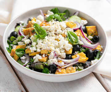 Salade grecque avec frittata