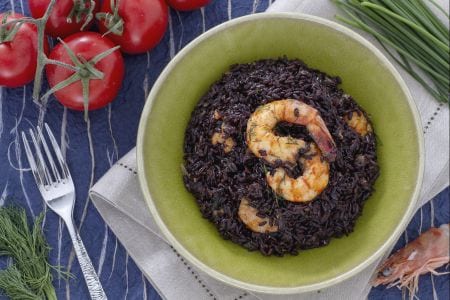 Riz vénéré avec queues de crevettes