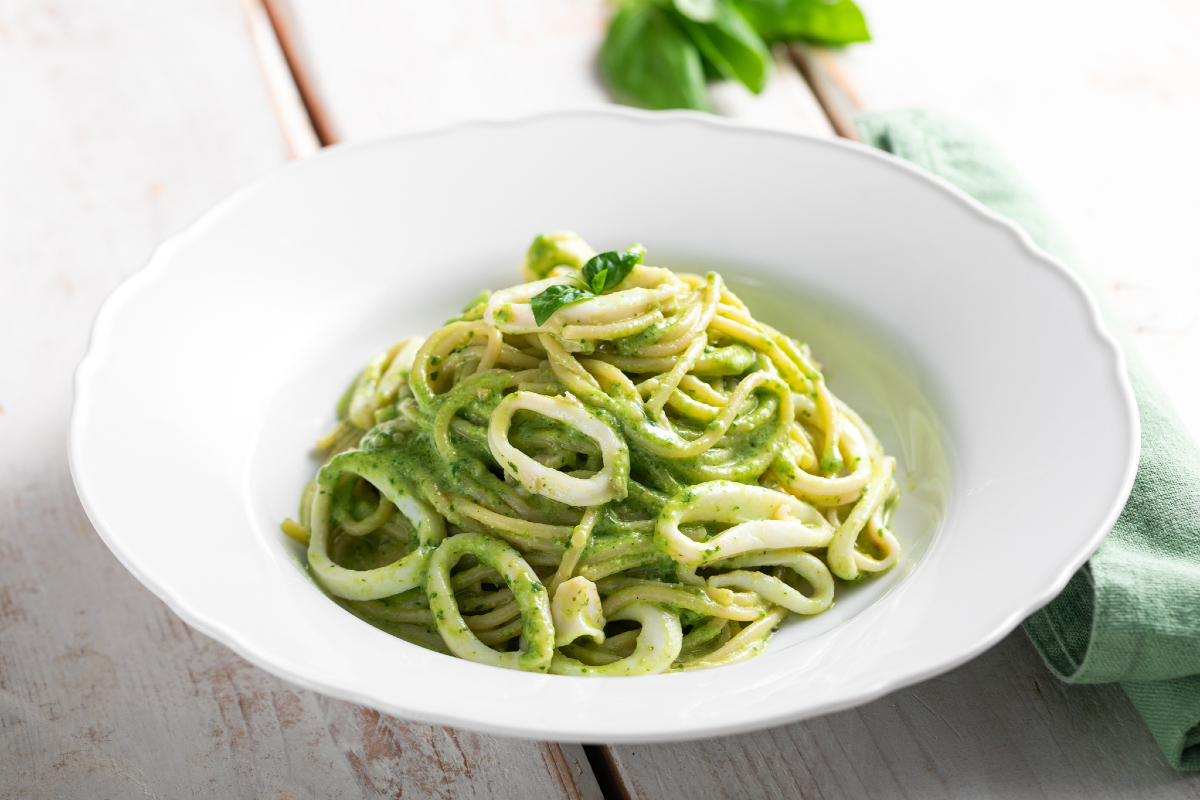 Pâtes au pesto et calamars