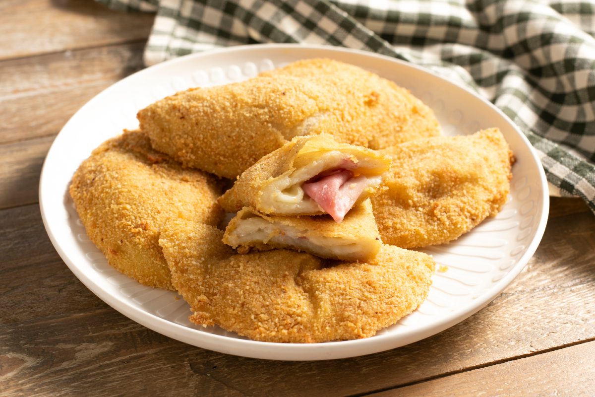 Mezzelune farcies au jambon et au fromage