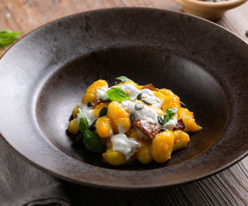 Gnocchis à la courge, cèpes et burrata