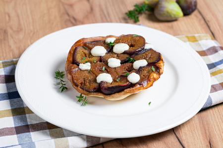 Tatin aux figues et crème au parmesan