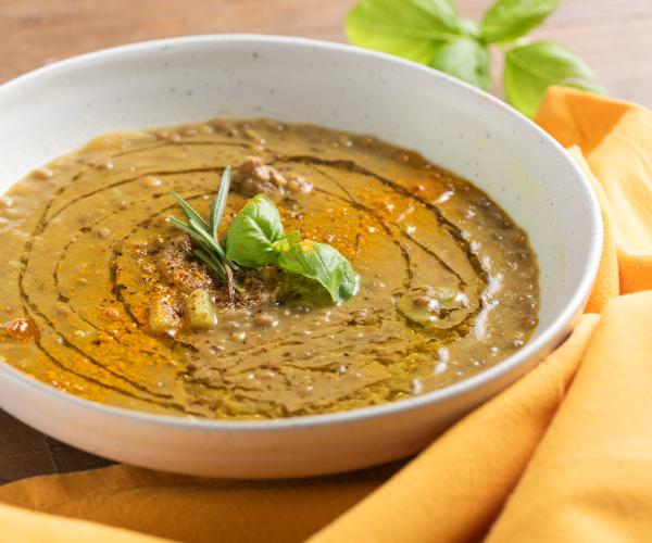 Soupe de lentilles au curcuma et au gingembre