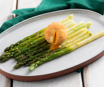 Œuf au plat aux asperges