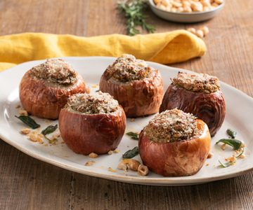 Oignons farcis aux champignons et aux noisettes