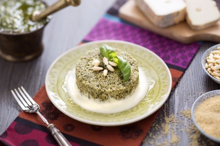 Flan de couscous au pesto avec sauce au taleggio