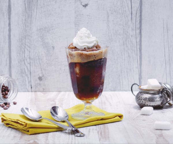 Granité de café avec crème chantilly