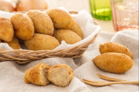 Croquetas (croquettes)