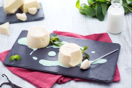 Bavarois au chocolat blanc et sauce à la menthe