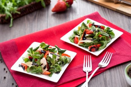 Petite salade de fraises au balsamique
