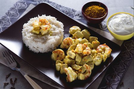 Poulet et crevettes au curry avec riz basmati