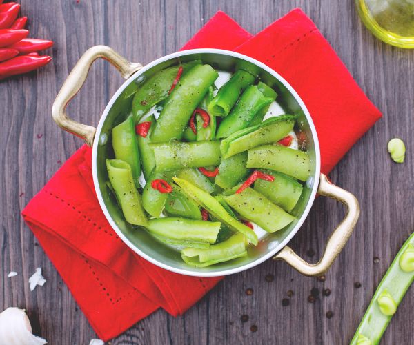 Poêlée de cosses de fèves