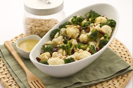 Salade de brocolis, choux-fleurs et endives belges