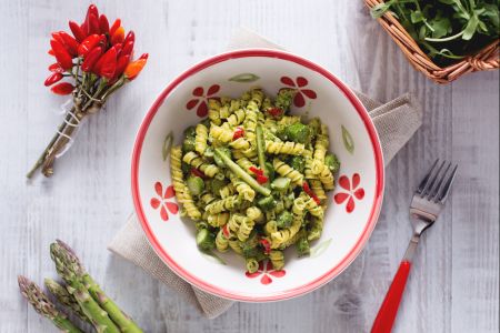 Pâtes au pesto de roquette et asperges