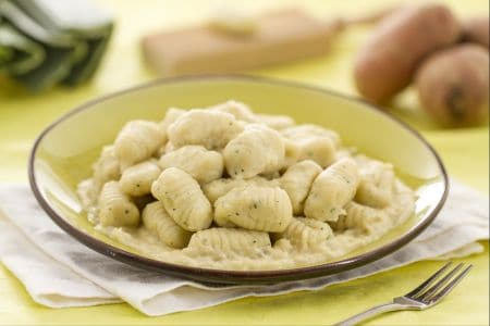 Gnocchis aux herbes et crème de poireaux