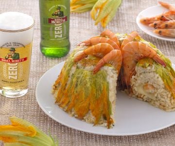 Anneau de riz avec cœur de mozzarella et crevettes