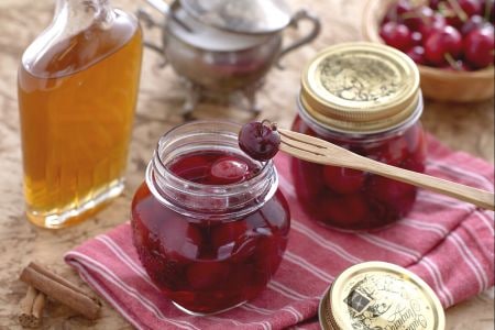 Cerises au sirop avec Porto et cannelle