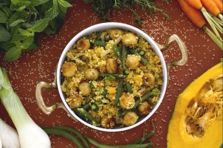 Couscous avec légumes et boulettes de poisson