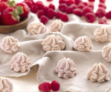 Meringues aux fruits rouges