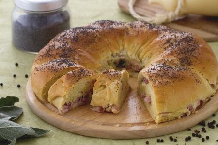Couronne salée aux fromages et lardons