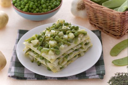 Lasagnes aux haricots verts, pommes de terre et petits pois