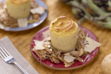 Petit flan de pommes de terre avec salade d'artichauts