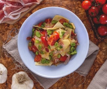 Maltagliati aux fèves et jambon cru