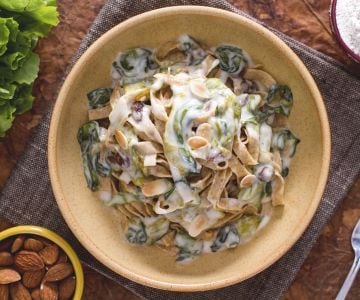 Tagliatelles complètes avec scarole et fondue de taleggio