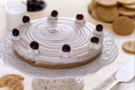 Cheesecake bicolore à la crème et aux griottes