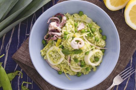 Risotto à la menthe, aux petits pois et calamars