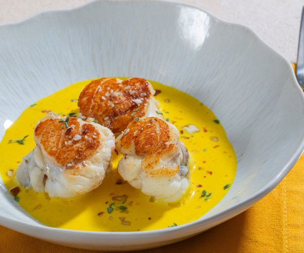 Lotte à la sauce au safran et au citron
