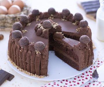 Gâteau moelleux au cacao avec ganache au chocolat