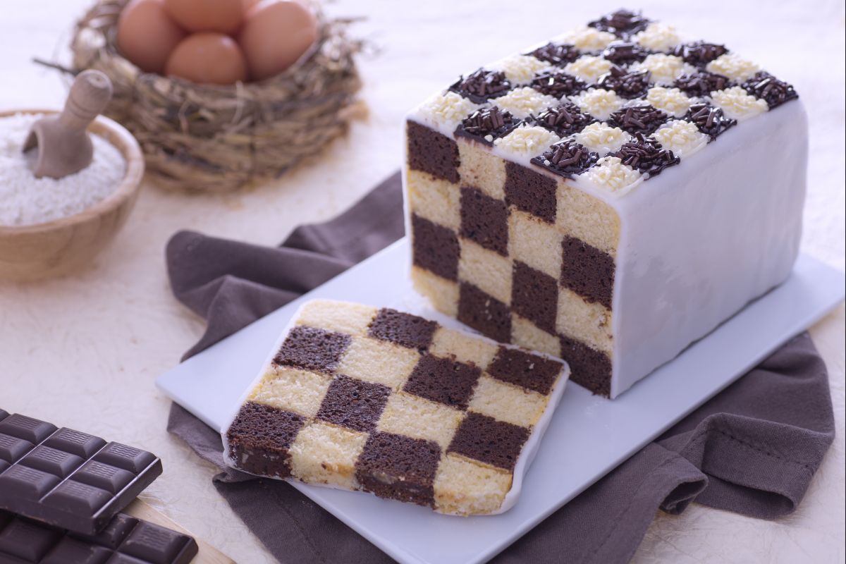 Gâteau damier décoré
