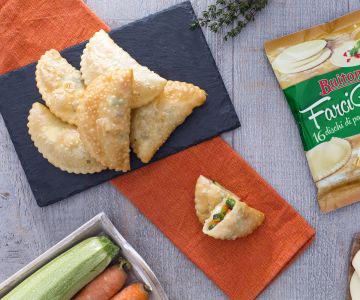 Panzerotti farcis aux légumes et scamorza
