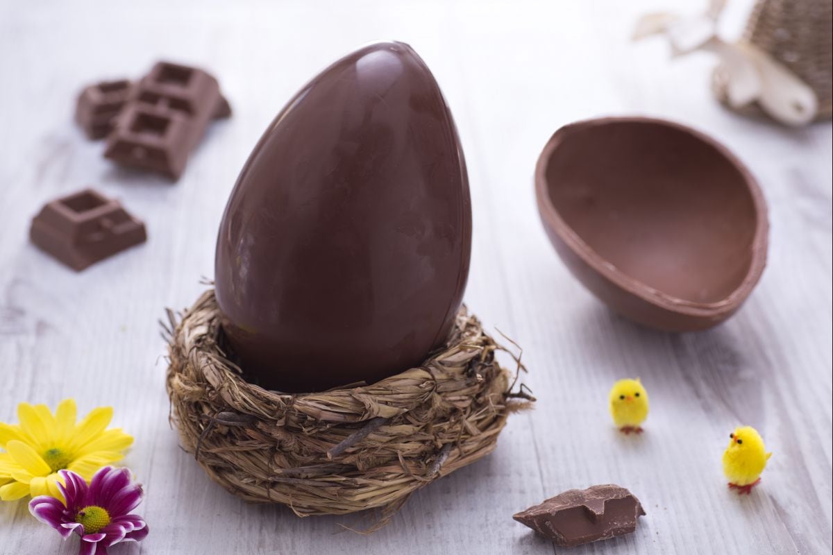 Oeuf de Pâques en chocolat au lait