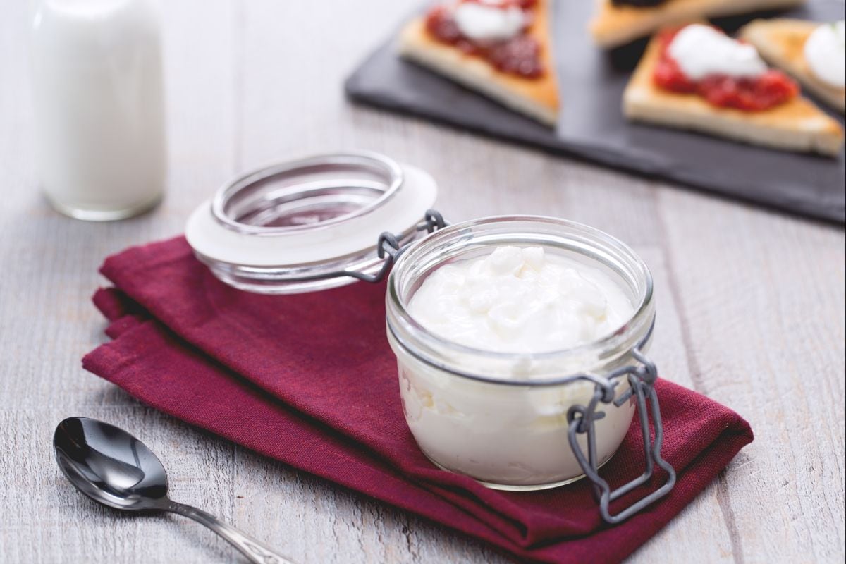 Comment faire de la crème aigre