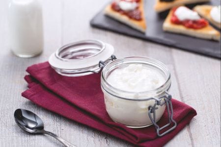 Comment faire de la crème aigre