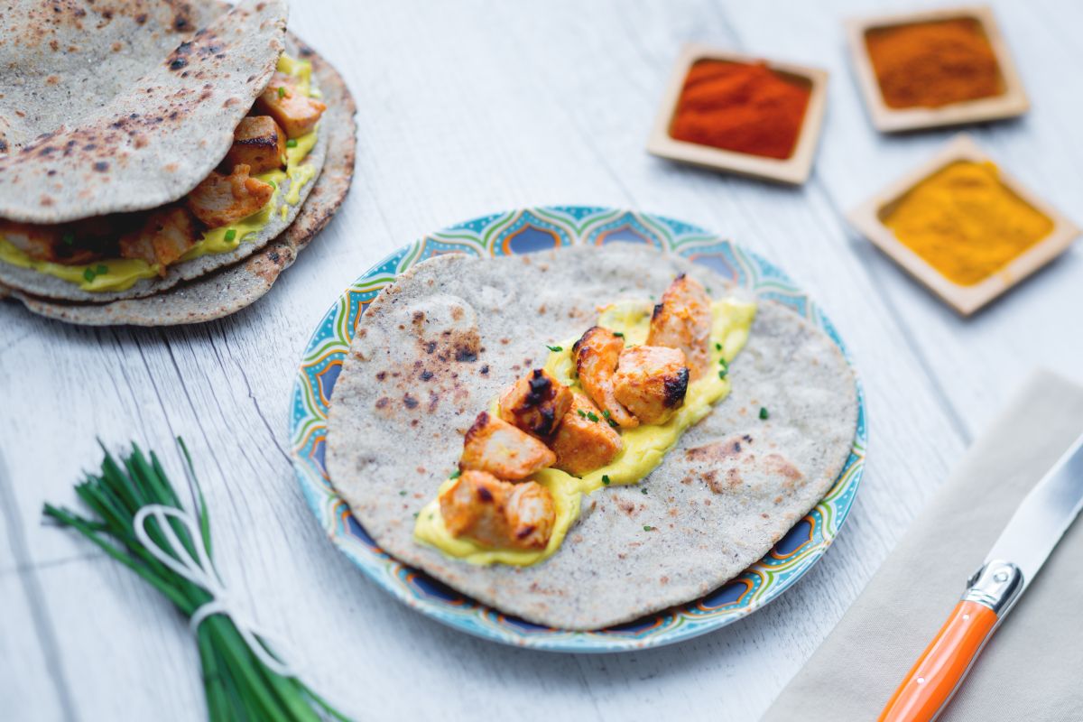 Poulet tandoori avec chapati et sauce au curcuma