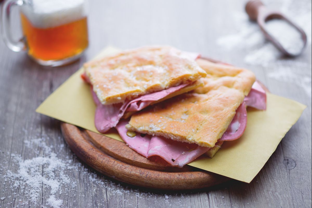 Pizza et mortadelle