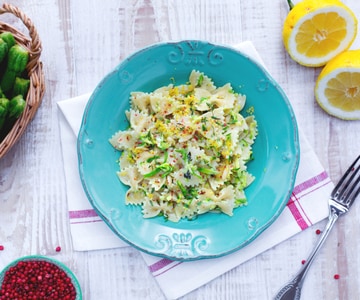 Farfalle complètes aux courgettes, citron et thym