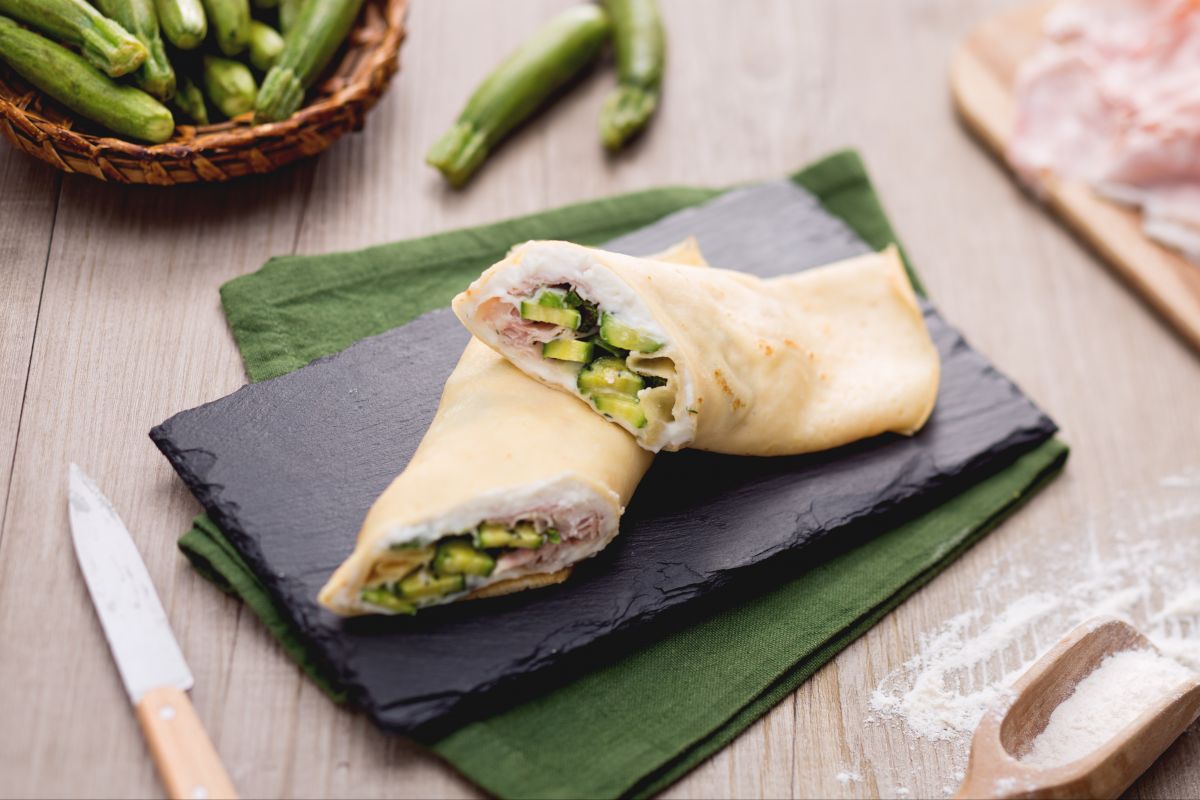 Crêpe aux courgettes, jambon et stracchino