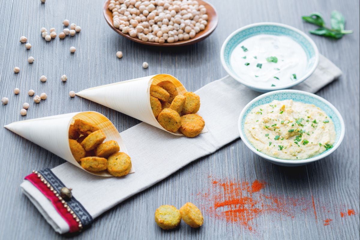 Falafel avec houmous rapide et sauce au yaourt