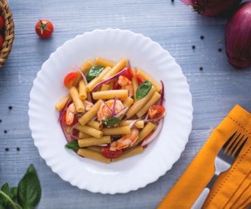 Céleris striés aux crevettes à la catalane