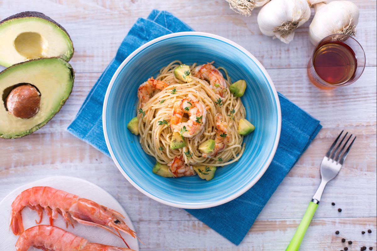 Spaghettini avocat et crevettes